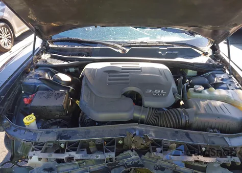 2018 Dodge Challenger Sxt Plus z USA, uszkodzony, nr VIN 2C3CDZAG8JH132331